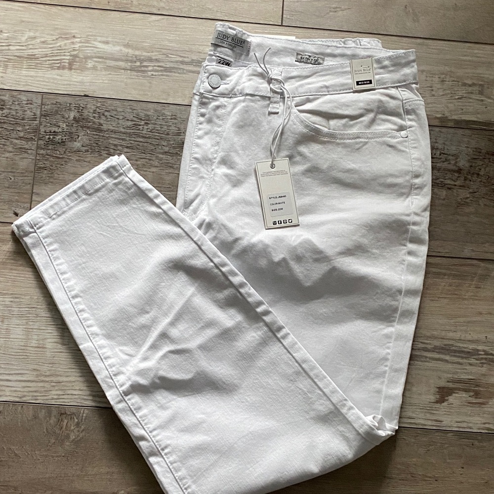 UGG Women's Crisp White Straight Leg Jeans